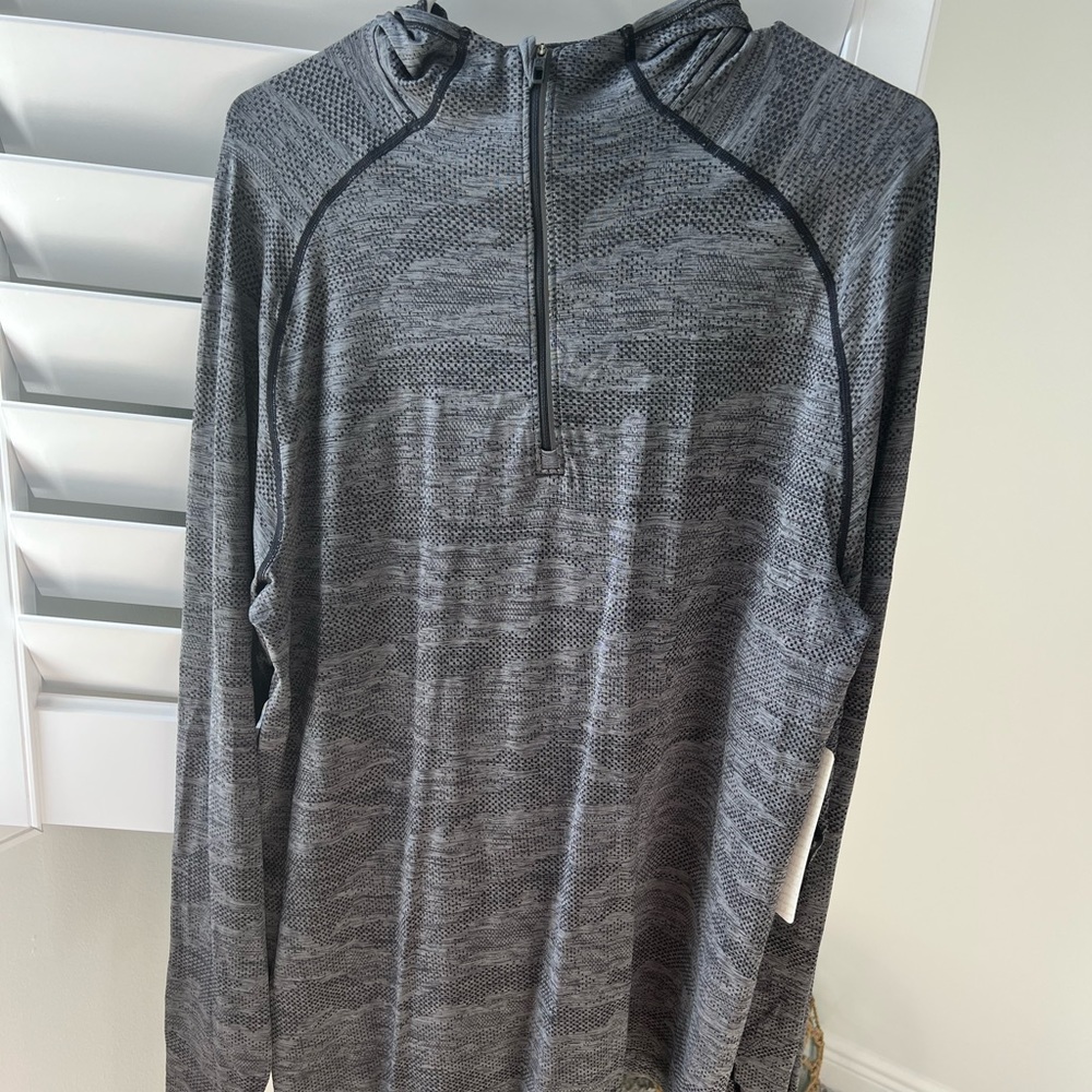 XL Metal Vent Tech Hoodie - Mens
